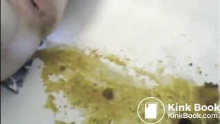 Woman is shitting a very liquid diarrhea in the bathtub
