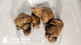 Sexy smooth booty babe poops heavily