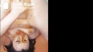 sie scheisst sich voll