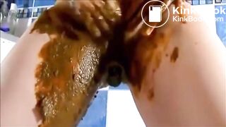 Girl shitting masturbating with toys and squirting