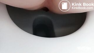 Sarah taking a dump