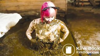 Catwoman Lyndra masturbates in cowshit