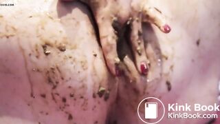 Chubby blonde slut smears with shit all of her body - ThisVi