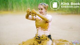 Orgasm in lake of mud
