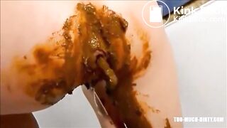 Girl shitting masturbating fisting and squirting orgasm