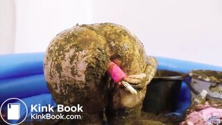 Lyndra Lynn waifu in diapers - with lots of cowshit