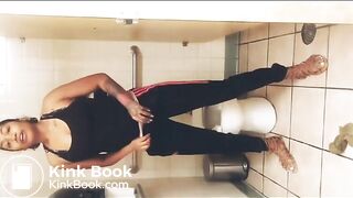 Beautiful ebony girl pooping