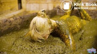 Lovely Dung Bath - peeing in hotpants