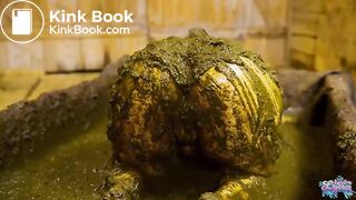 Lovely Dung Bath - peeing in hotpants