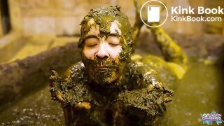 Lovely Dung Bath - peeing in hotpants