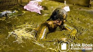 Farmer Girl Bettys messy mistake - bathing in cowshit