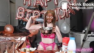 I eat a shitty cupcake !