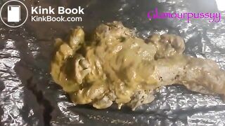 Juicy big booty and black pussy lady poops