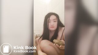 [SCAT] Stinky girl has some fun (part 3)