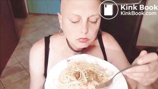 this is how the pig fagot tastes a plate of spaghetti on the Master's order