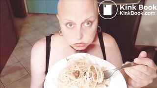 this is how the pig fagot tastes a plate of spaghetti on the Master's order