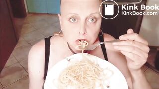 this is how the pig fagot tastes a plate of spaghetti on the Master's order