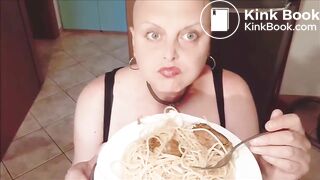 this is how the pig fagot tastes a plate of spaghetti on the Master's order