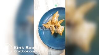 Sophie K takes a shit