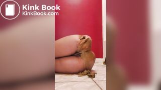 Naughty ebony fisting her ass and pooping