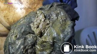girl-eat-her-own-shit_1080p