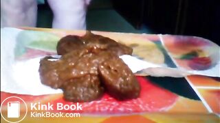 Hairy big butt lady shit a big load