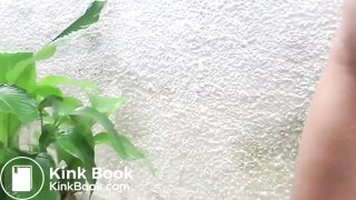 pisser et chier sous la pluie