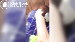 Shitting and smearing in the bathtub