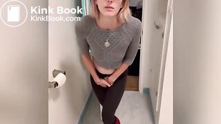 Hot babe masturbates after pooping