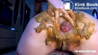 Girl shitting diarrhea and fisting asshole