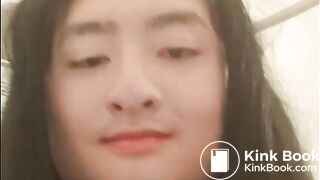 [SCAT] Stinky girl poops in bathtub (part 1)