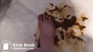 Girl shit and piss in the shower and put her feet on it