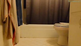 beautiful teen masturbates to orgasm and take a shit for dessert