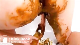 Girl shitting masturbating fisting and squirting orgasm