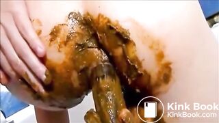 Girl shitting masturbating fisting and squirting orgasm