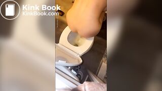 barquette et toilettes