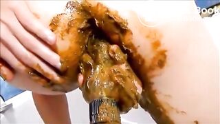 Milf smearing shit on her body masturbating fisting and squirting