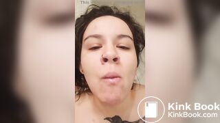 Amateur pooping into girl mouth