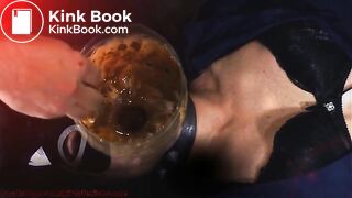 Most impressive living toilet girl ever!