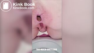 BBW shit and piss in the toilet closeup
