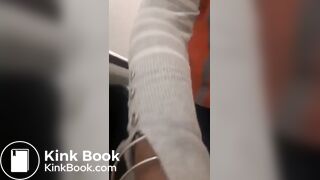 how I pee so heavy while shitting