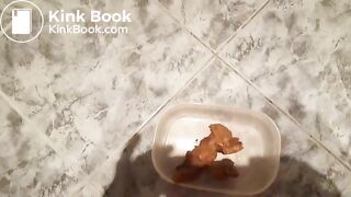S records herself shitting