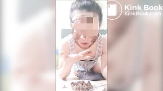 Chewing slut is doing Facial