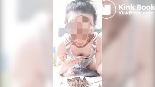 Chewing slut is doing Facial