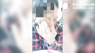 Chewing slut is doing Facial