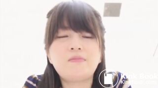 Hon ser fantastisk ut när hon bajsar