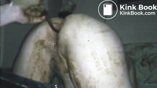 Messy amateur anal insertion