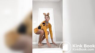 en jaune