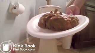 Pregnant babe can't stop shitting