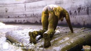 Green Wedding - Lyndra Lynn in cowshit